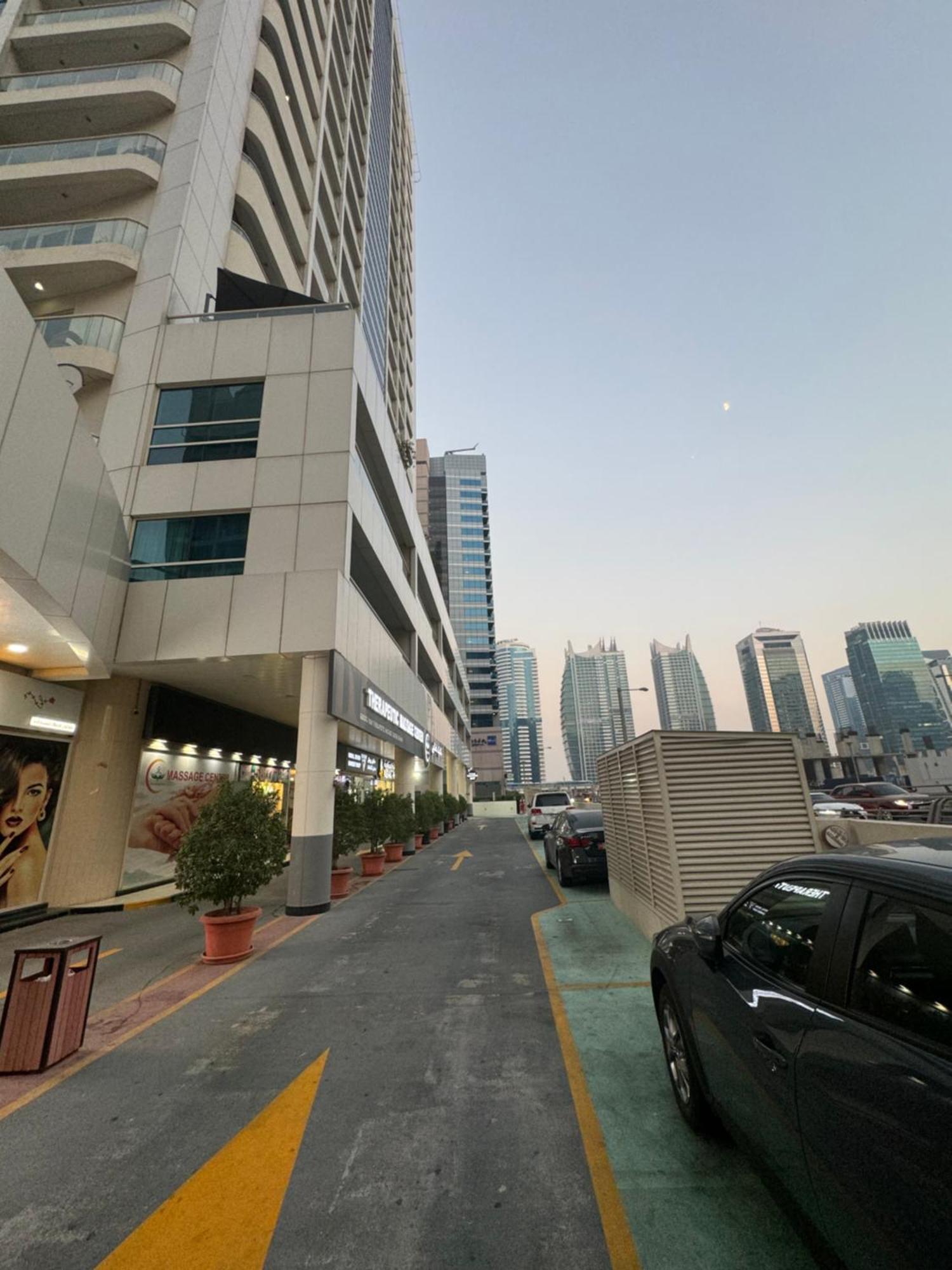 Golden Hour Marina View Appartamento Dubai